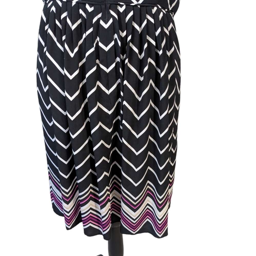 Silk Chevron Flirty Dress - Picture 5 of 12